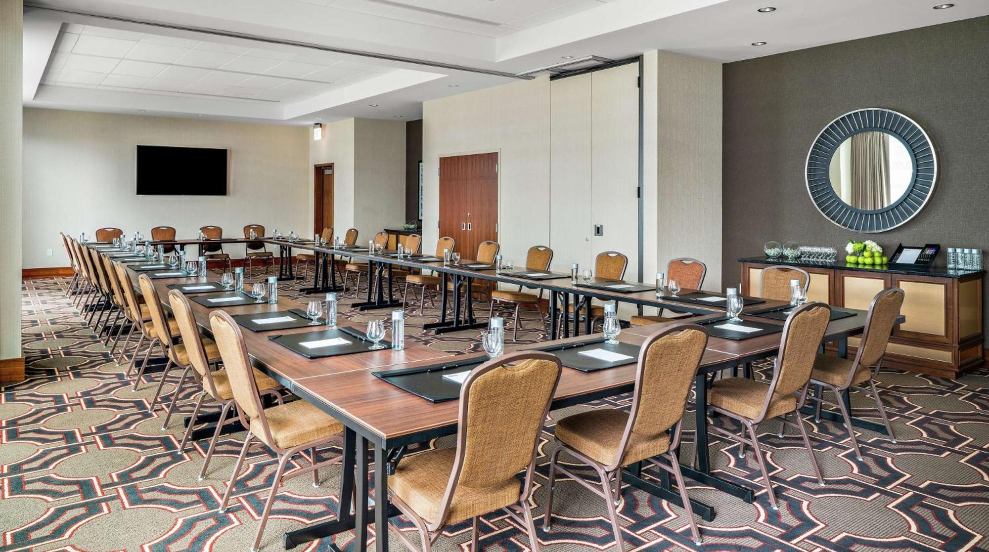 Hampton Inn Chicago Mccormick Place Buitenkant foto
