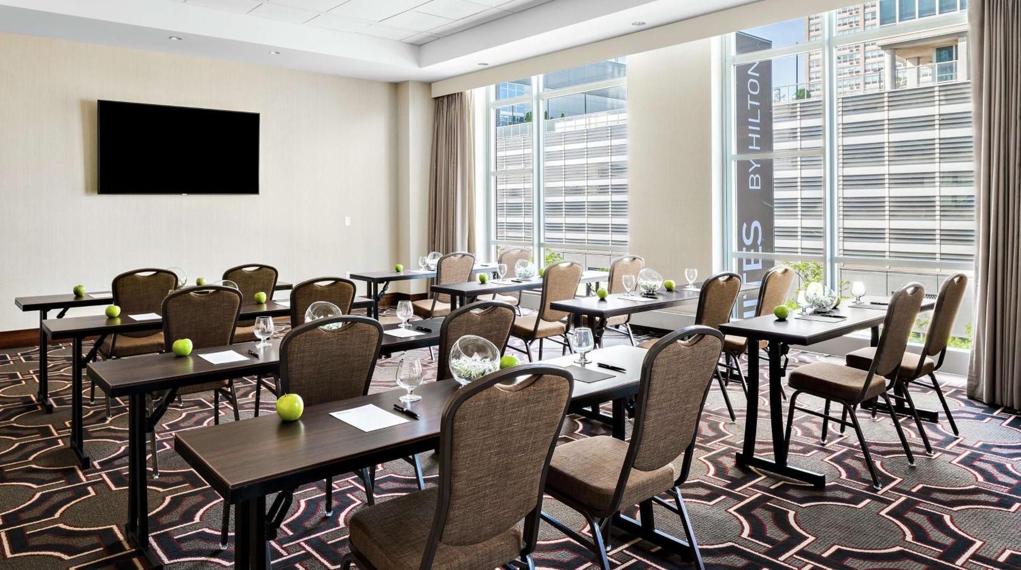 Hampton Inn Chicago Mccormick Place Buitenkant foto